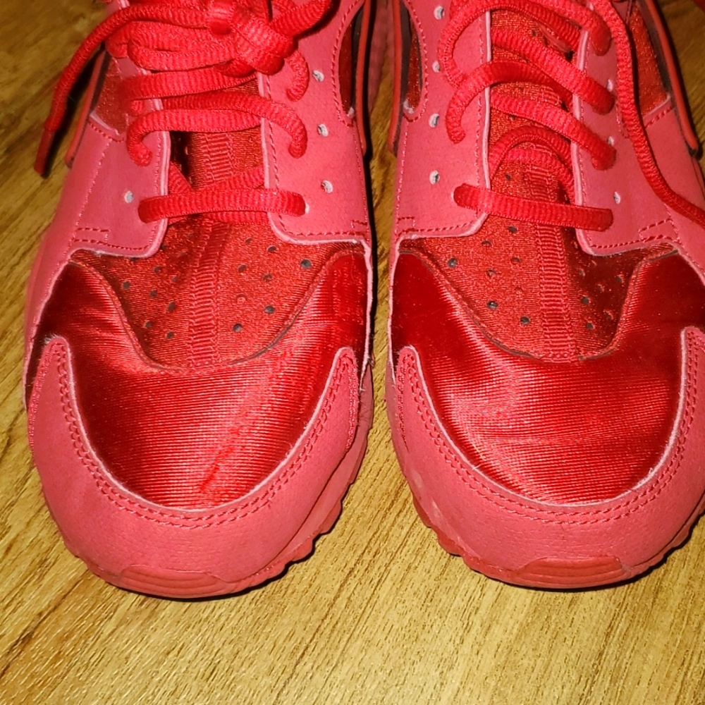 Nike Hurache Sneakers women's 8
